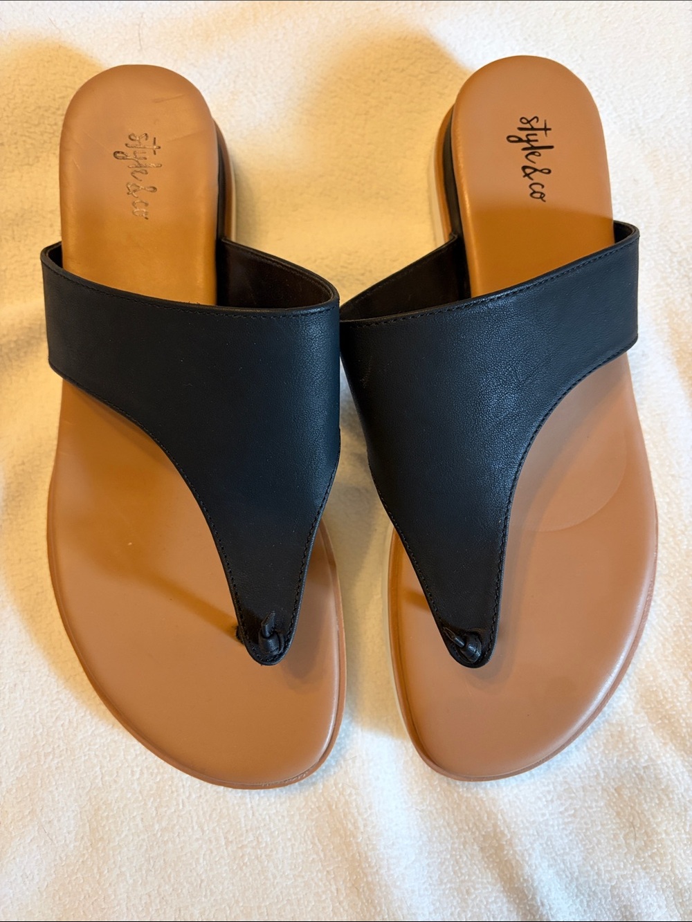 Style & Co. Black Thong Slide Sandals with Tan Footbed